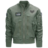Military Rang Strepen Embleem Strijk Patch Zilver op een legergroen jack