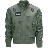 Twee maal de Embleem Stras Strijk Embleem Patch op een groen jack