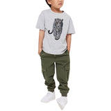 Tijger Strijk Applicatie Grijs Large op een grijs t-shirtje