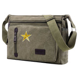 Ster Goud Strijk Embleem Patch op een legergroene tas