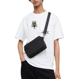 Uil Strass Strijk Patch Embleem op een wit t-shirt