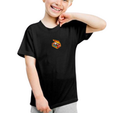Donut Fun Doos Strijk Embleem Patch op een zwart t-shirtje