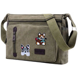 Schnauzer Hondje Strijk Embleem Patch samen met een Corgi hondje op een legergroene tas