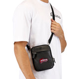 Gymp Sneaker Schoen Strijk Embleem Patch op een klein zwart tasje