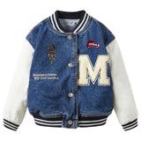 Gymp Sneaker Schoen Strijk Embleem atch samen met een dreamcatcher  op een baseball jasje