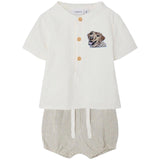 Hond Golden Retriever Embleem Patch op een kleine witte blouse
