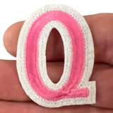 Alfabet Strijk Letter Embleem Patch Q Roze Wit