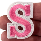 Alfabet Strijk Letter Embleem Patch S Roze Wit