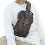 Wolf Wolven Kop Strijk Applicatie Embleem Patch op een tas met camouflage print