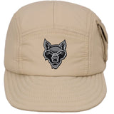 Wolf Wolven Kop Strijk Applicatie Embleem Patch op een beige cap