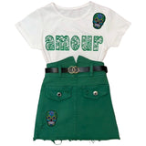Twee maal de Sugar Skull Mexico Doodskop Strijk Patch Groen op een wit t-shirtje en groen kort rokje