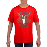 Rock Music Skull Gitaar Rozen Strijk Applicatie op een rood t-shirt