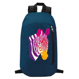 Zebra Rainbow Strijk Applicatie op een donkerblauwe rugzak