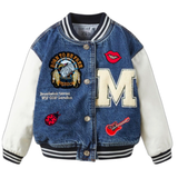 Lieveheersbeestje Strijk Embleem Patch samen met andere strijk patches op een baseball jasje van spijkerstof