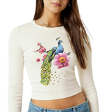 Pauw Peacock Full Color Strijk Applicatie op een witte longsleeve