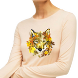 Wolf Herfst Full Color Strijk Applicatie op een licht oranje longsleef