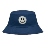 Smiley Emoji Strijk Embleem Patch Glitter Zilver op een blauwe Bucket Hat