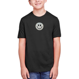 Smiley Emoji Strijk Embleem Patch Glitter Zilver op een zwart t-shirt