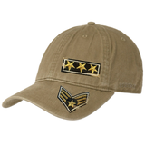 Military Camouflage Rangstrepen Embleem Strijk Patch op een beige cap 