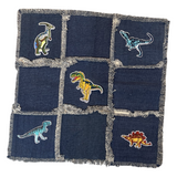 Dinosaurus Parasaurolophus Strijk Embleem Patch samen met andere dinosaurussen  op een kussenhoesje