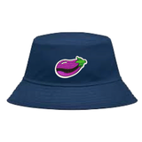 Aubergine Strijk Embleem Patch op een blauwe Bucket Hat