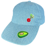 Avocado Strijk Embleem Patch samen met een radijs strijk patch op een cap van spijkerstof