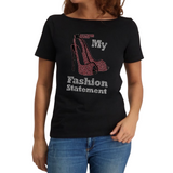 Naaldhak My Fashion Statement Tekst Strass Applicatie op een zwart t-shirt