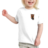 Uil Broche Patch op een wit t-shirtje