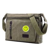 Smiley Strijkpatch Twinkle Pailletten Opstrijkbaar op een groene canvas tas