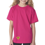 Hartje Met Oogjes Strijk Embleem Patch Goud B op een roze t-shirt