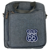 Route 66 USA Strijk Patch Donker Blauw Wit op een grijze canvas tas