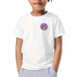 Ronde Good Vibes strijkpatch met positieve quote en geborduurde letters op een wit t-shirtje