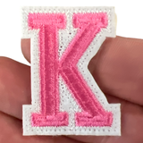 Alfabet Strijk Letter Embleem Patch K Roze Wit