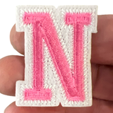 Alfabet Strijk Letter Embleem Patch N Roze Wit