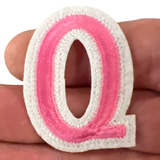 Alfabet Strijk Letter Embleem Patch Q Roze Wit