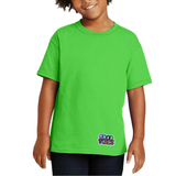 Good Vibes Tekstwolk Strijk Embleem Patch op een groen t-shirt