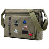 Ster Strijk Embleem Applicatie Patch Blauw samen met andere strijk patches op een legergroene tas