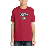 Vinyl Platen Elpees Strijk Embleem Patch amen met een platenspeler en cassettebandje strijk patch op een rood t-shirt