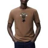 Army Military Air Force Strijk Embleem Patch Set op een bruin t-shirt