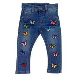 Vlinder Strijk Embleem Applicatie Patch Groen samen met elf andere kleuren van deze vlinder strijk patch op een klein spijkerbroekje