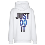 Just Do It Tekst Strijk Applicatie op de rugzijde van een witte hoodie