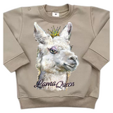 Lama Queen Tekst Strijk Applicatie op een beige sweater kindermaat